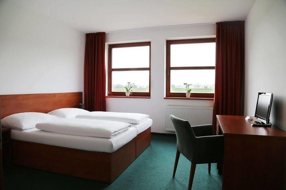 Sporthotel Hostivice Dış mekan fotoğraf